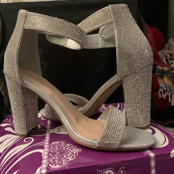 Size 9 dressy block heels - Picture 1 of 4